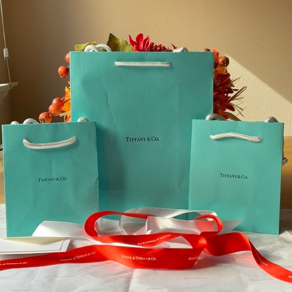 🎀 TIFFANY & CO. BAG AND RIBBON BUNDLE 🎀 NWOT 🎀 - Picture 5 of 16